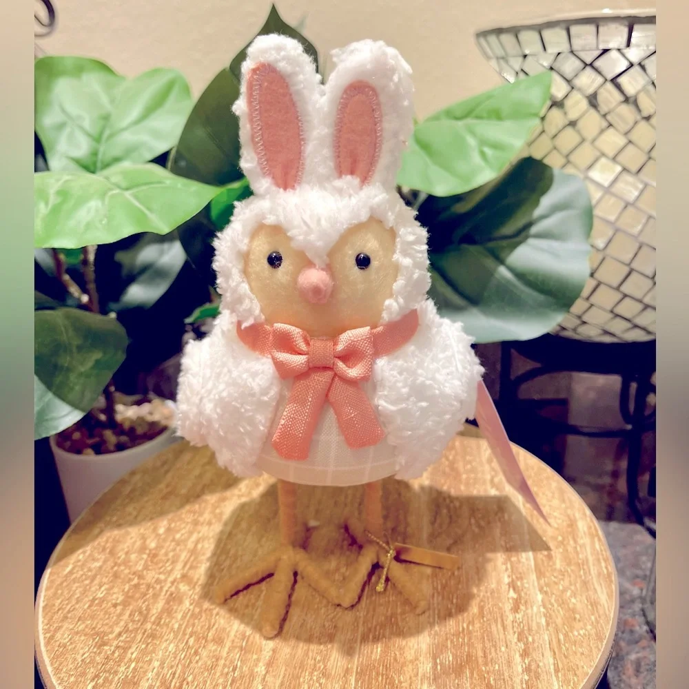 Featherly Friends Easter Bird Tuft the Bunny